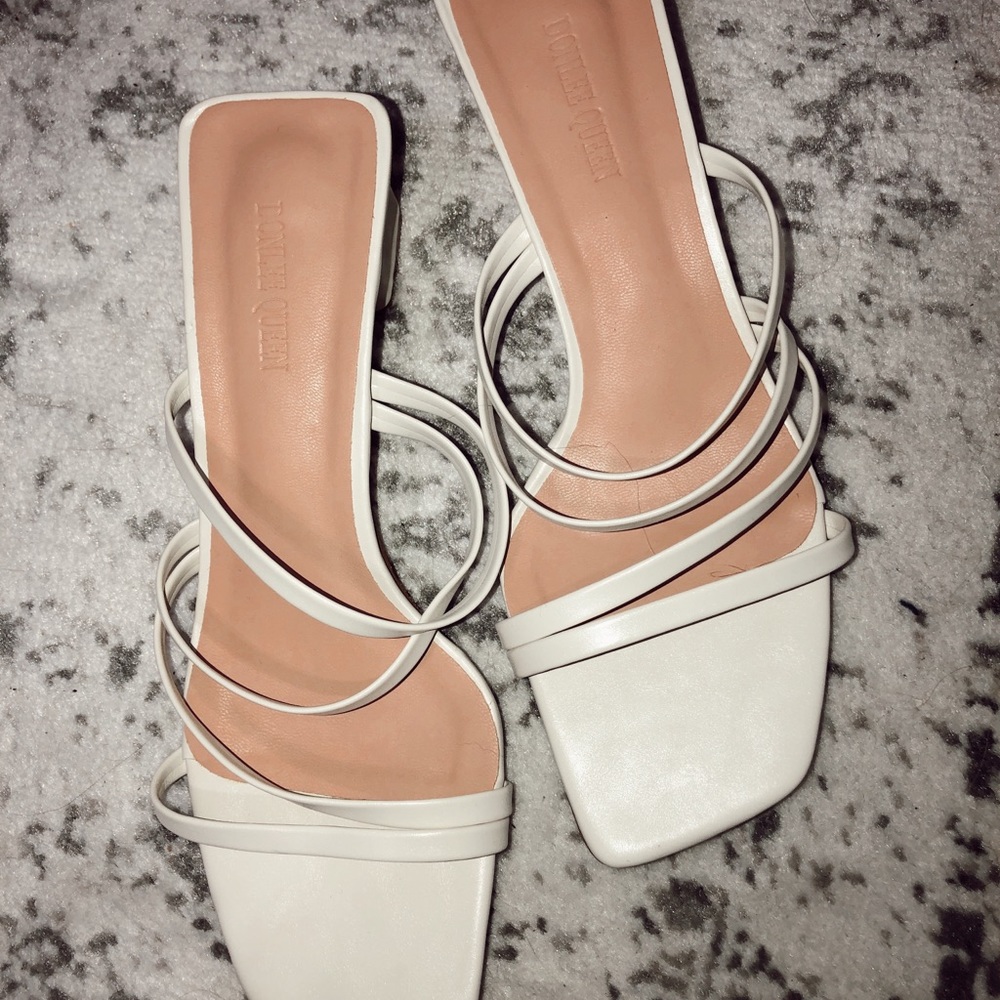 White strappy sandals with heel